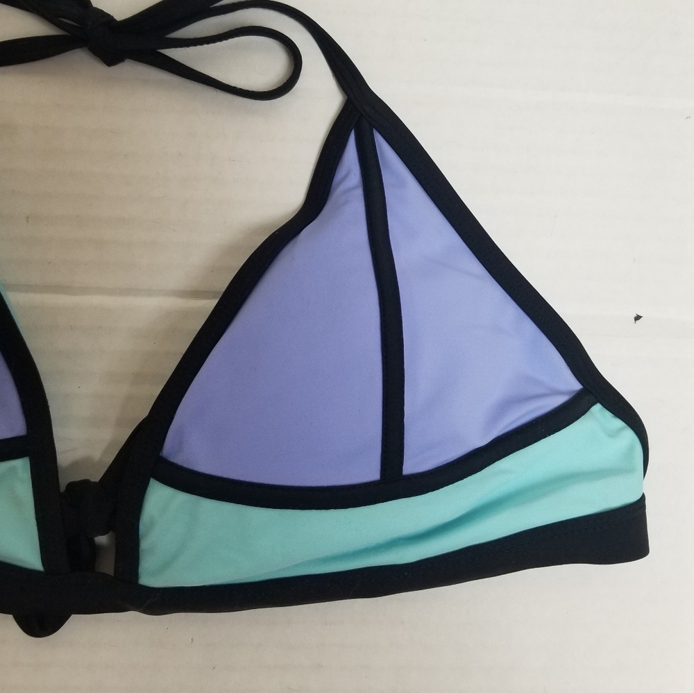 Triangle Colorblock String Bikini Top - Picture 8 of 12